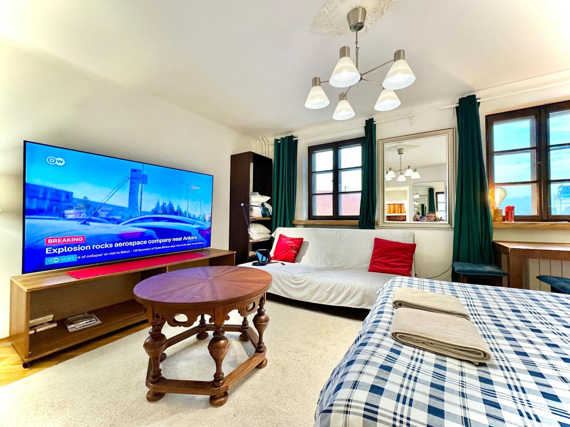 Old Town Best View Wifi 300 Mb/S Huge Screen Netflix Appletv Amazontv Варшава Экстерьер фото